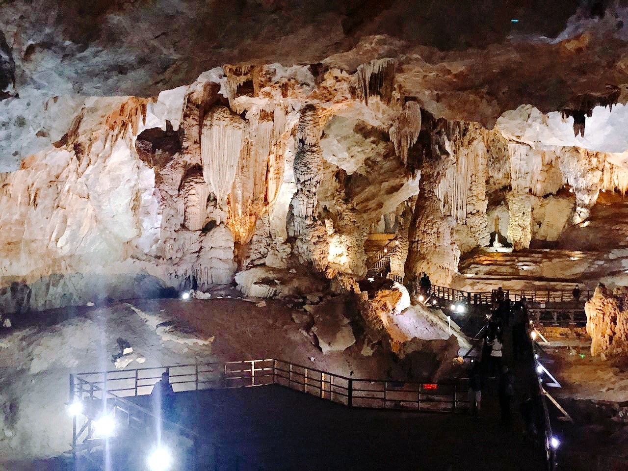 PARADISE CAVE AND DARK CAVE TOUR 1 day