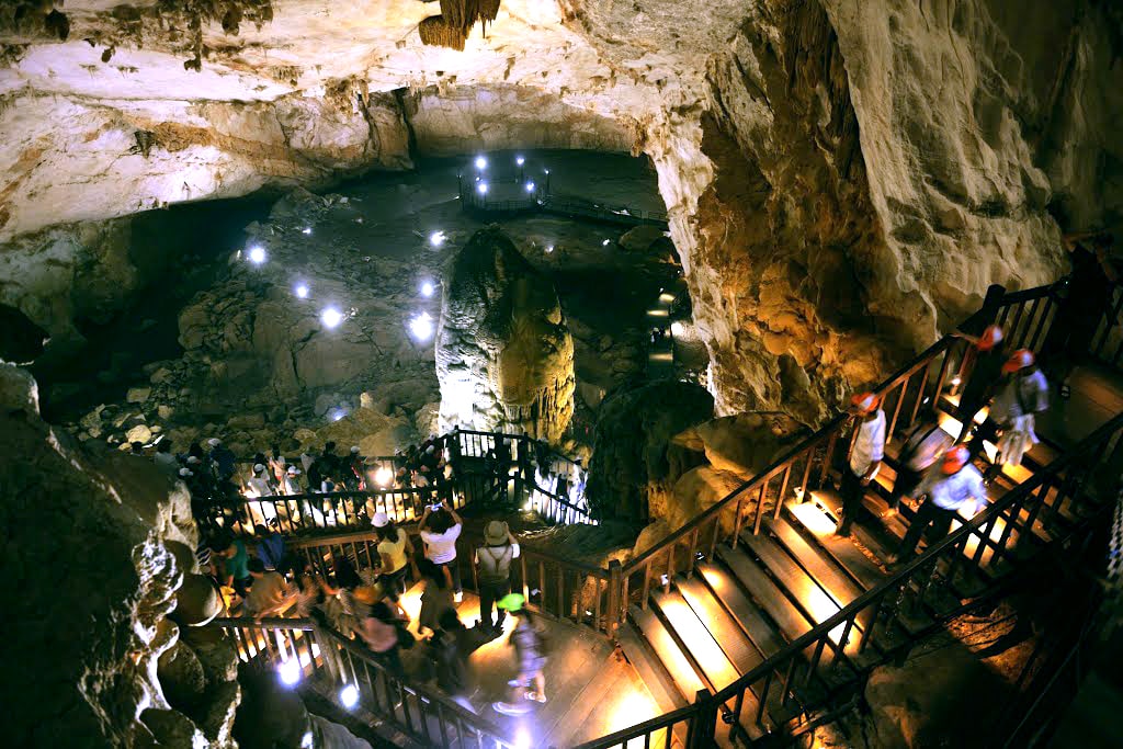 PARADISE CAVE AND DARK CAVE TOUR 1 day